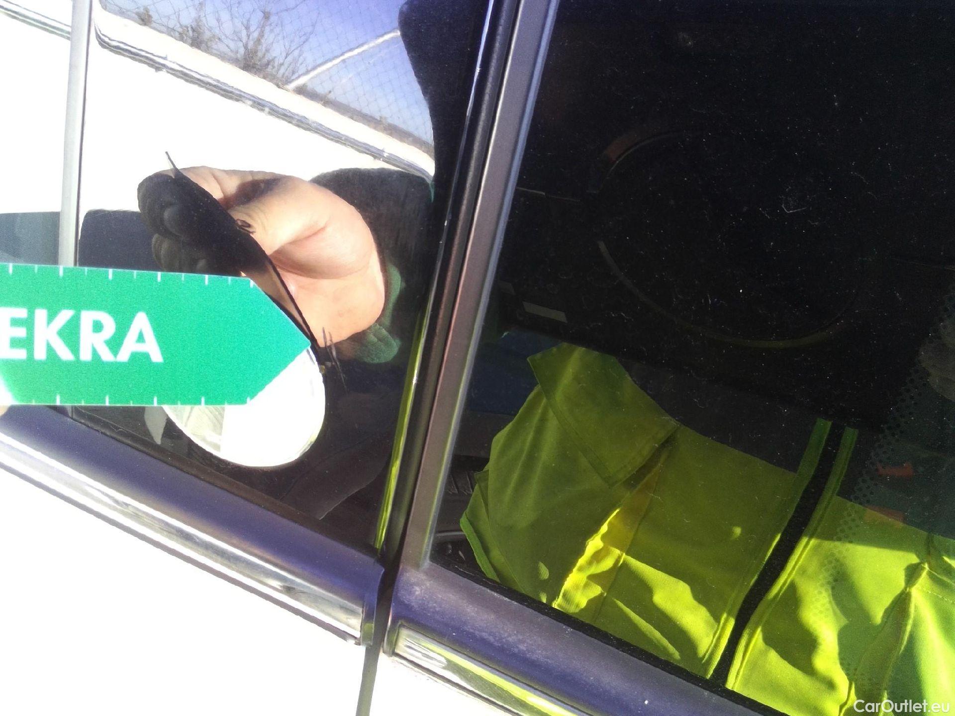  Fiat  500 FIAT  / 2015 / 3P / berlina con portón 1.2 8v 51kW (69CV) Mirror Fleet(SP) #36