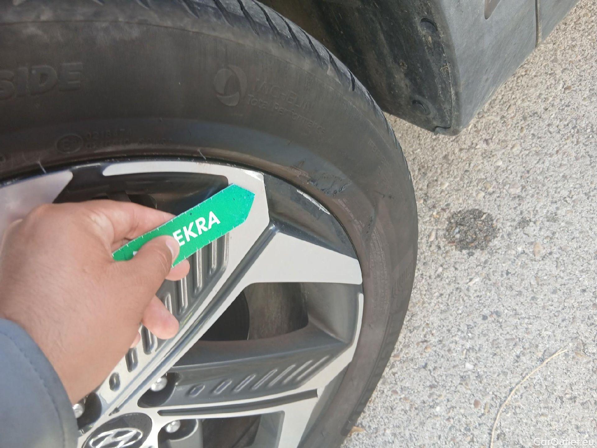  Hyundai  Tucson HYUNDAI  / 2020 / 5P / todoterreno 1.6 TGDI PHEV 195kW Tecno Sky Auto 4x4 #24