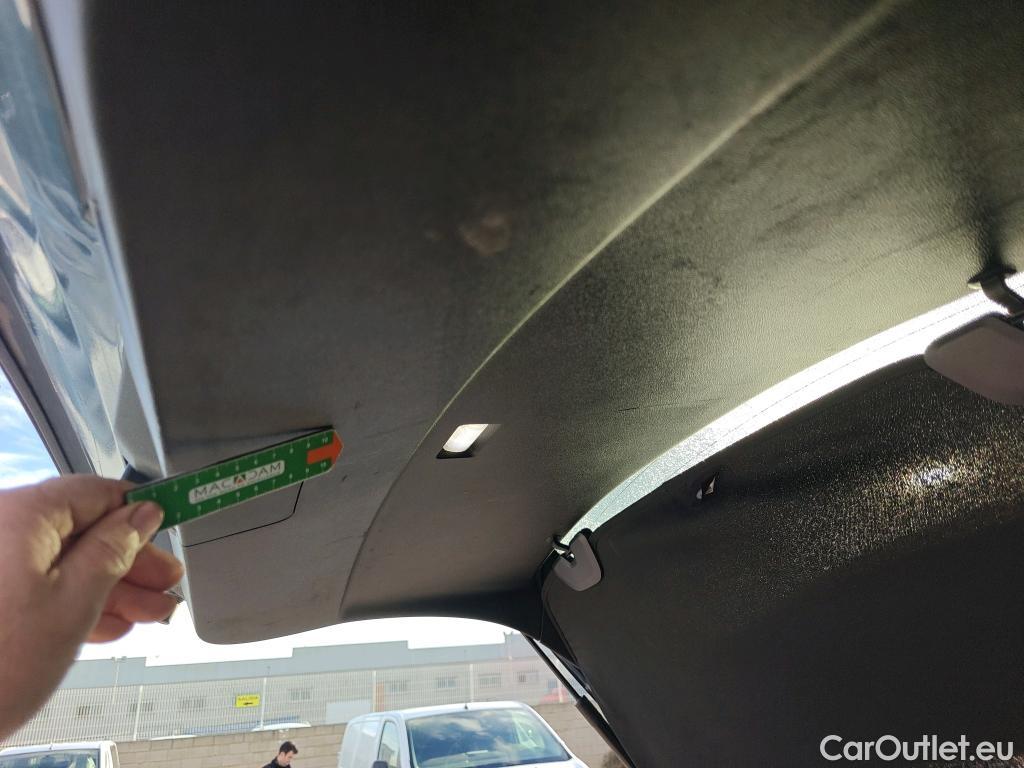  Ford  Kuga FORD  / 2019 / 5P / todoterreno Titanium 2.5 Duratec PHEV 165kW Auto #8