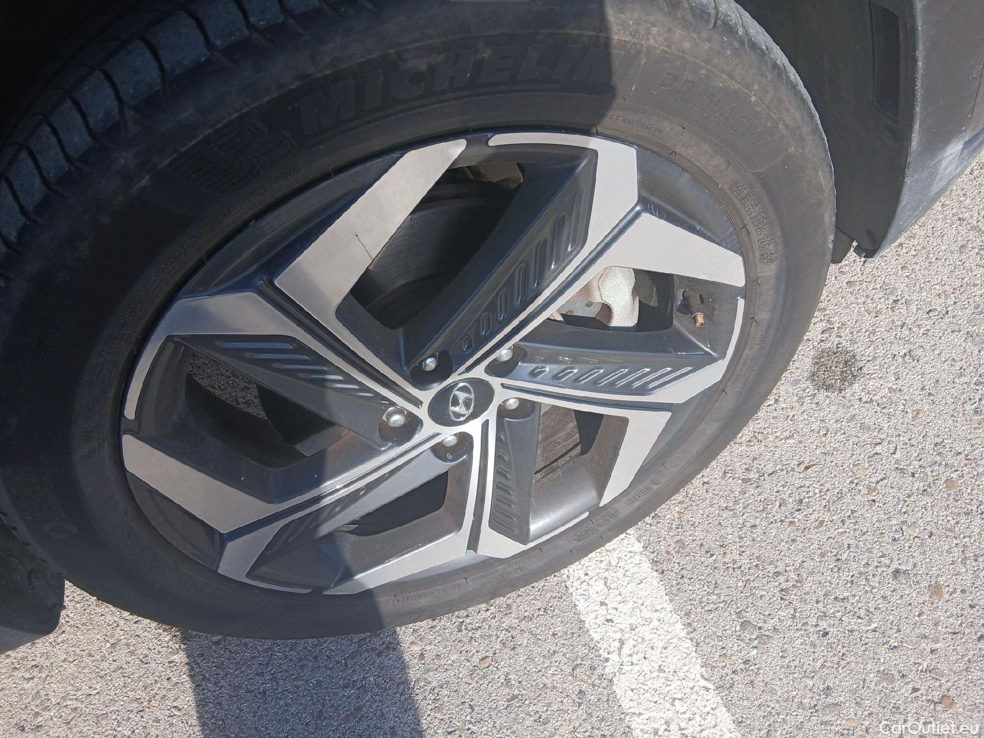  Hyundai  Tucson HYUNDAI  / 2020 / 5P / todoterreno 1.6 TGDI PHEV 195kW Tecno Sky Auto 4x4 #48