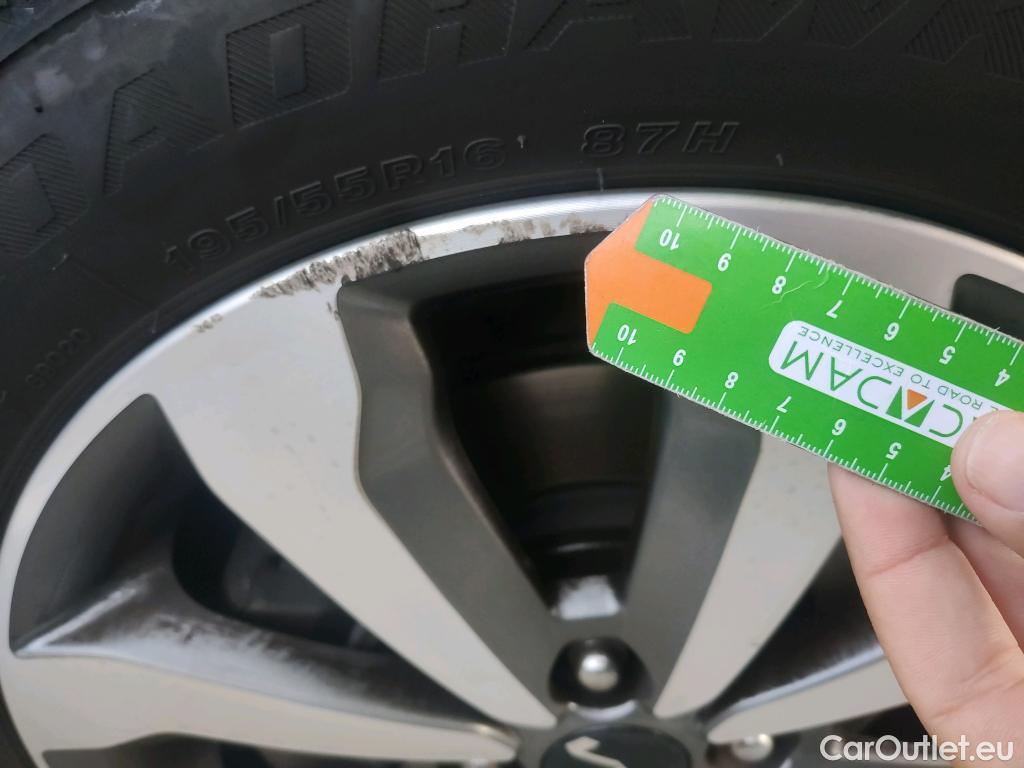  KIA  STONIC KIA  / 2017 / 5P / todoterreno 1.0 T-GDi 74kW (100CV) MHEV iMT Concept #6