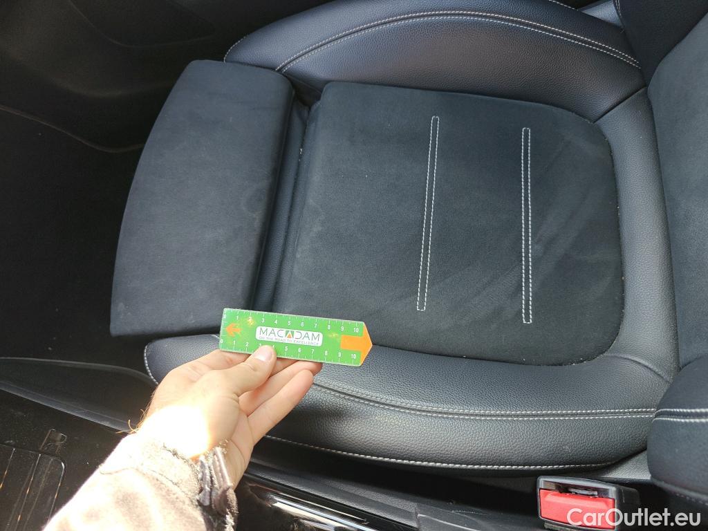  Mercedes  CLA-Klasse MERCEDES-BENZ CLA / 2019 / 4P / coupé CLA 180 #25