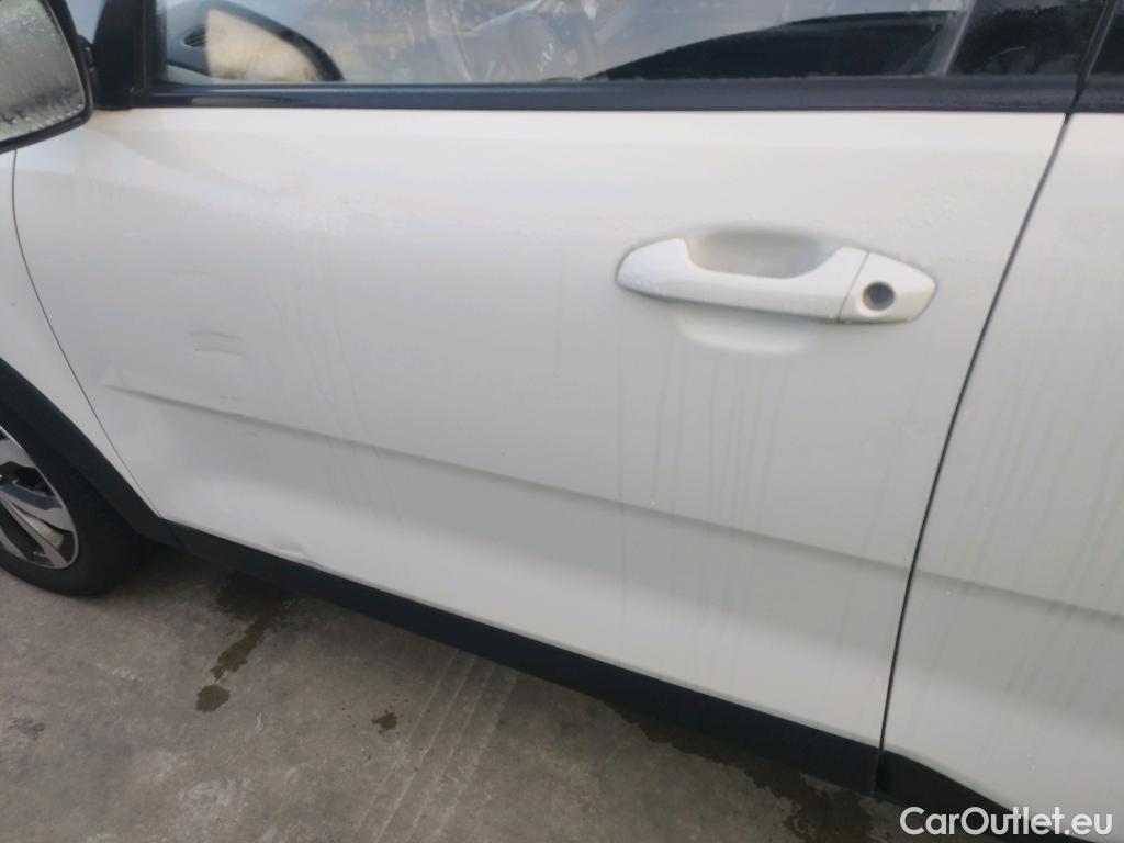  KIA  STONIC KIA  / 2017 / 5P / todoterreno 1.0 T-GDi 74kW (100CV) MHEV iMT Concept #3