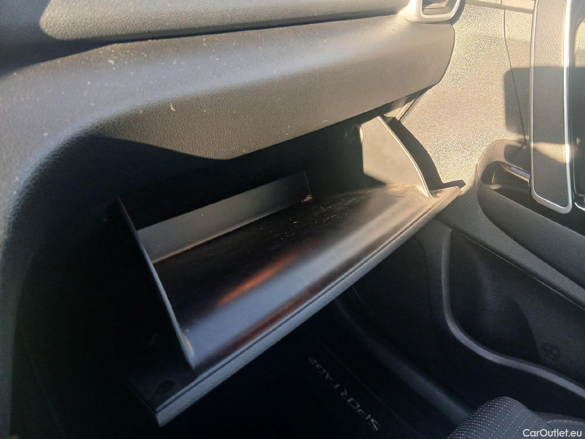  KIA  Sportage KIA  / 2018 / 5P / todoterreno 1.6 MHEV Black Edition 100kW (136CV) 4x2(SP) #1