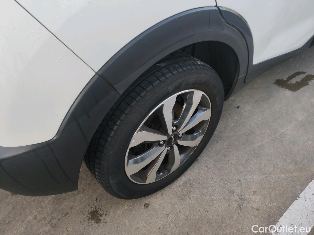  KIA  STONIC KIA  / 2017 / 5P / todoterreno 1.0 T-GDi 74kW (100CV) MHEV iMT Concept #7