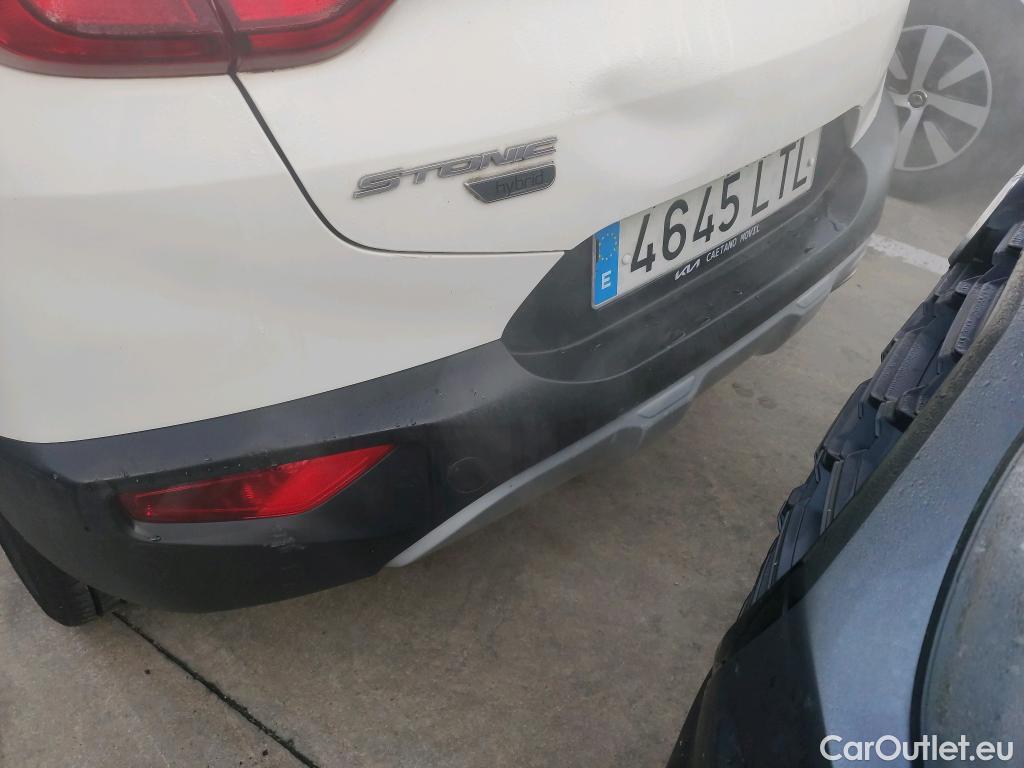  KIA  STONIC KIA  / 2017 / 5P / todoterreno 1.0 T-GDi 74kW (100CV) MHEV iMT Concept #27