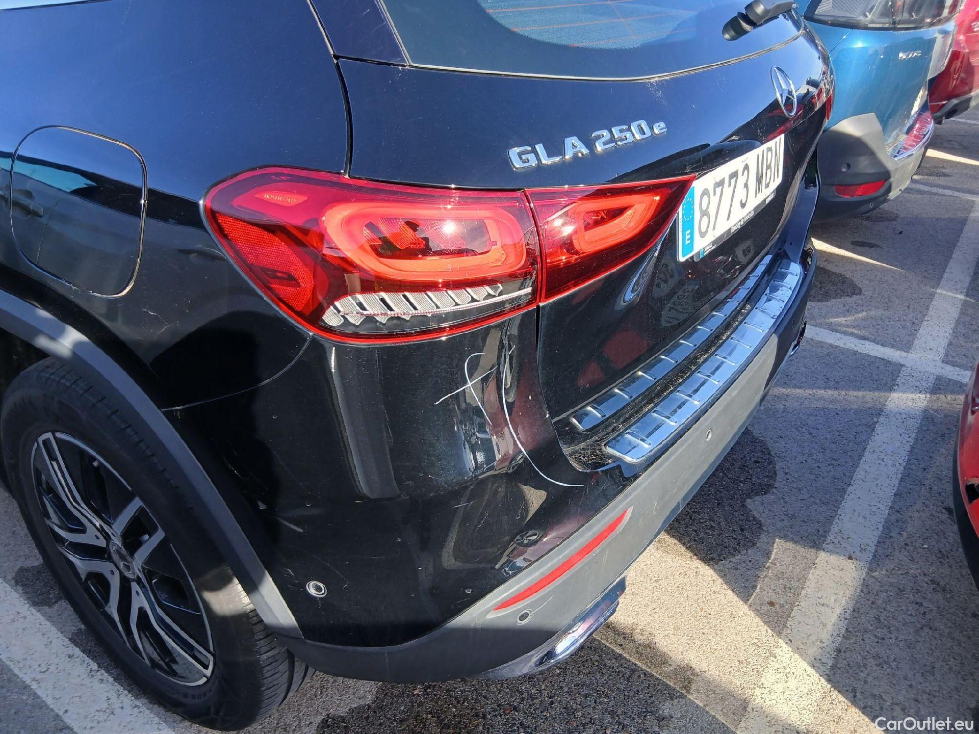  Mercedes  GLA MERCEDES-BENZ  / 2020 / 5P / todoterreno  250 e #24