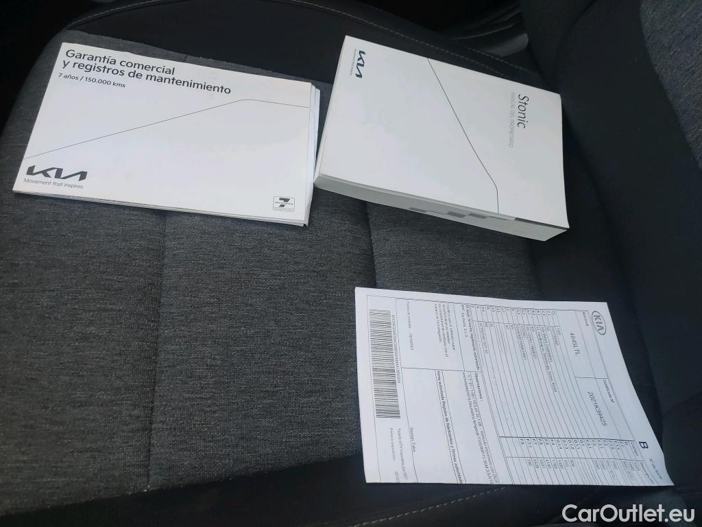  KIA  STONIC KIA  / 2017 / 5P / todoterreno 1.0 T-GDi 74kW (100CV) MHEV iMT Concept #17