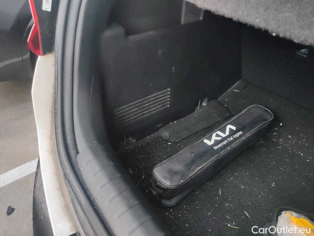  KIA  STONIC KIA  / 2017 / 5P / todoterreno 1.0 T-GDi 74kW (100CV) MHEV iMT Concept #15