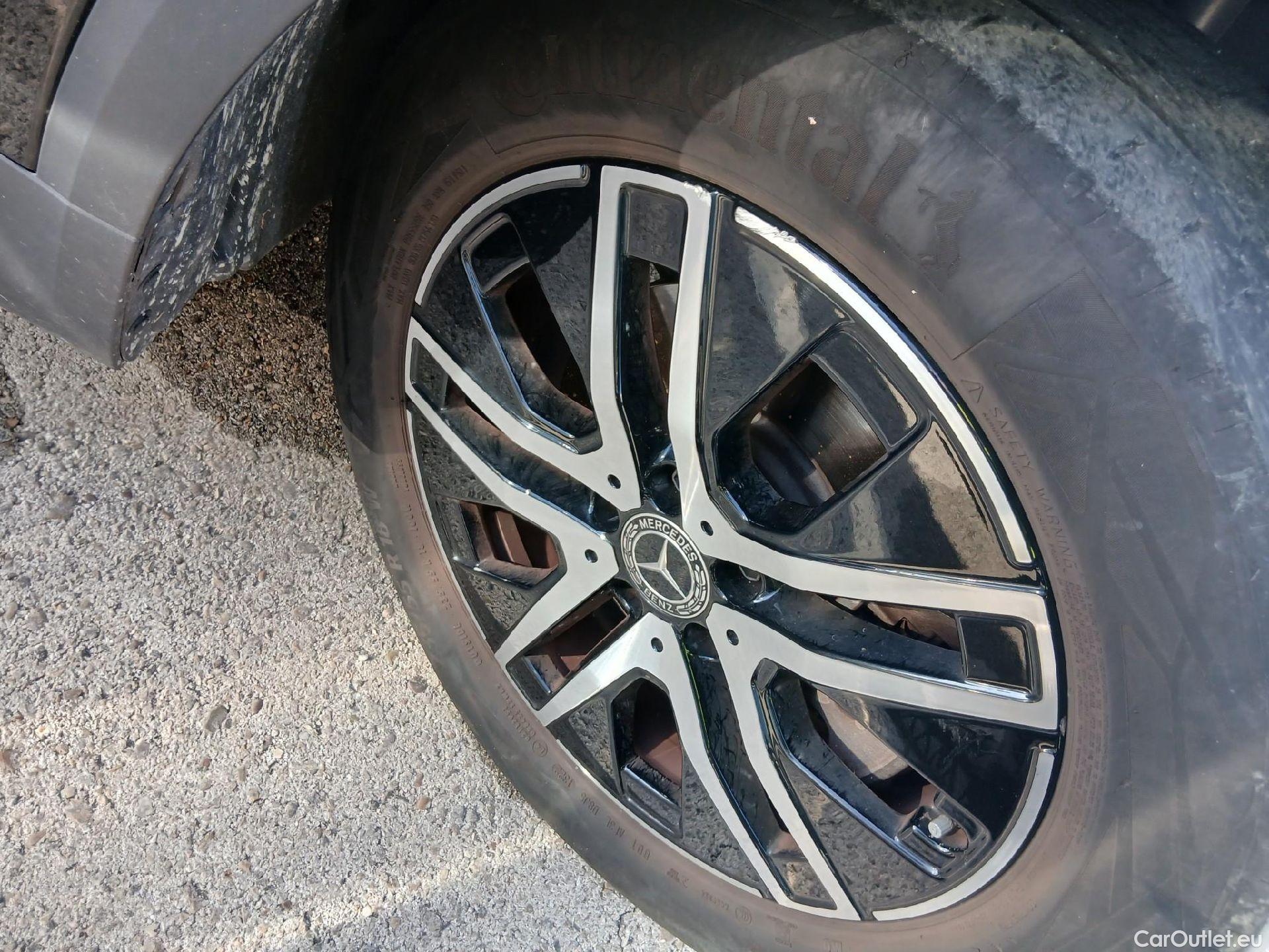  Mercedes  GLA MERCEDES-BENZ  / 2020 / 5P / todoterreno  250 e #9