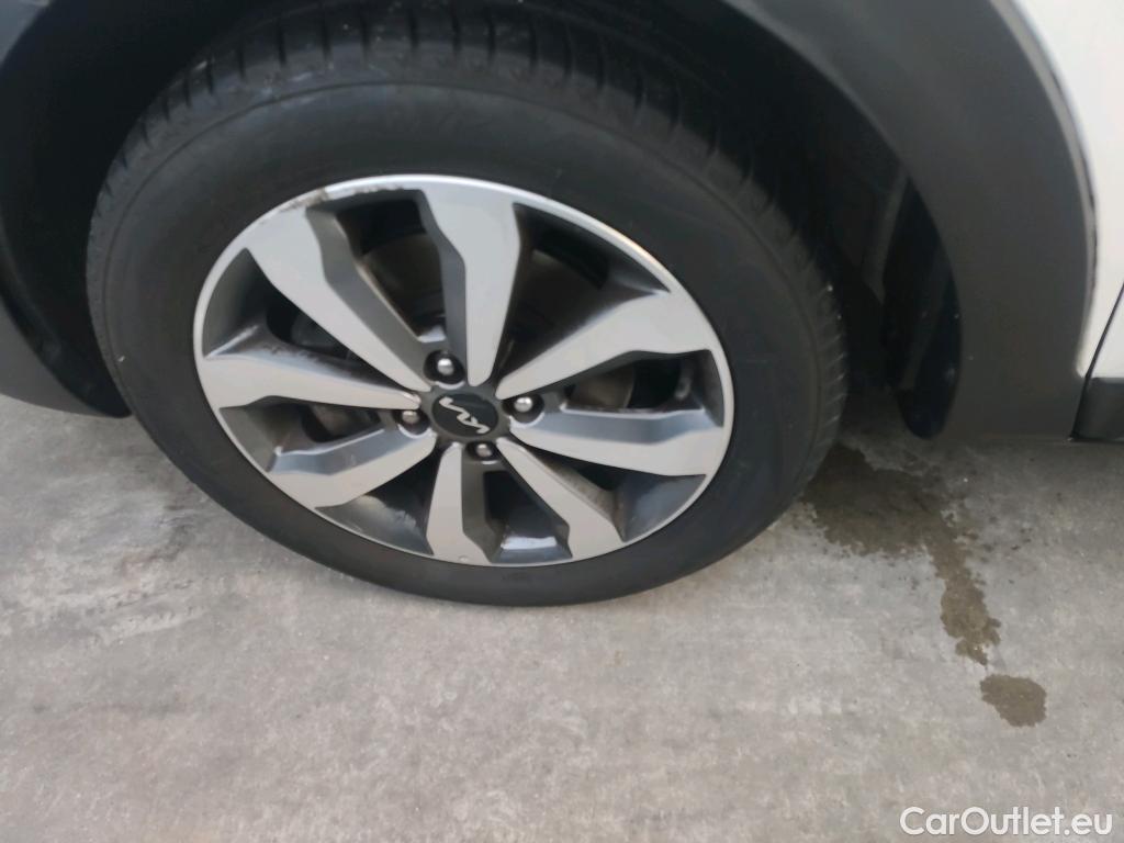  KIA  STONIC KIA  / 2017 / 5P / todoterreno 1.0 T-GDi 74kW (100CV) MHEV iMT Concept #5