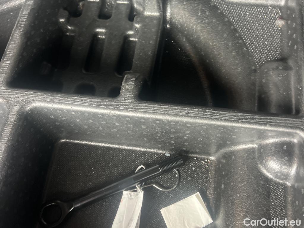  Hyundai  Tucson HYUNDAI  / 2020 / 5P / todoterreno 1.6 TGDI 169kW HEV Tecno Sky Auto #4