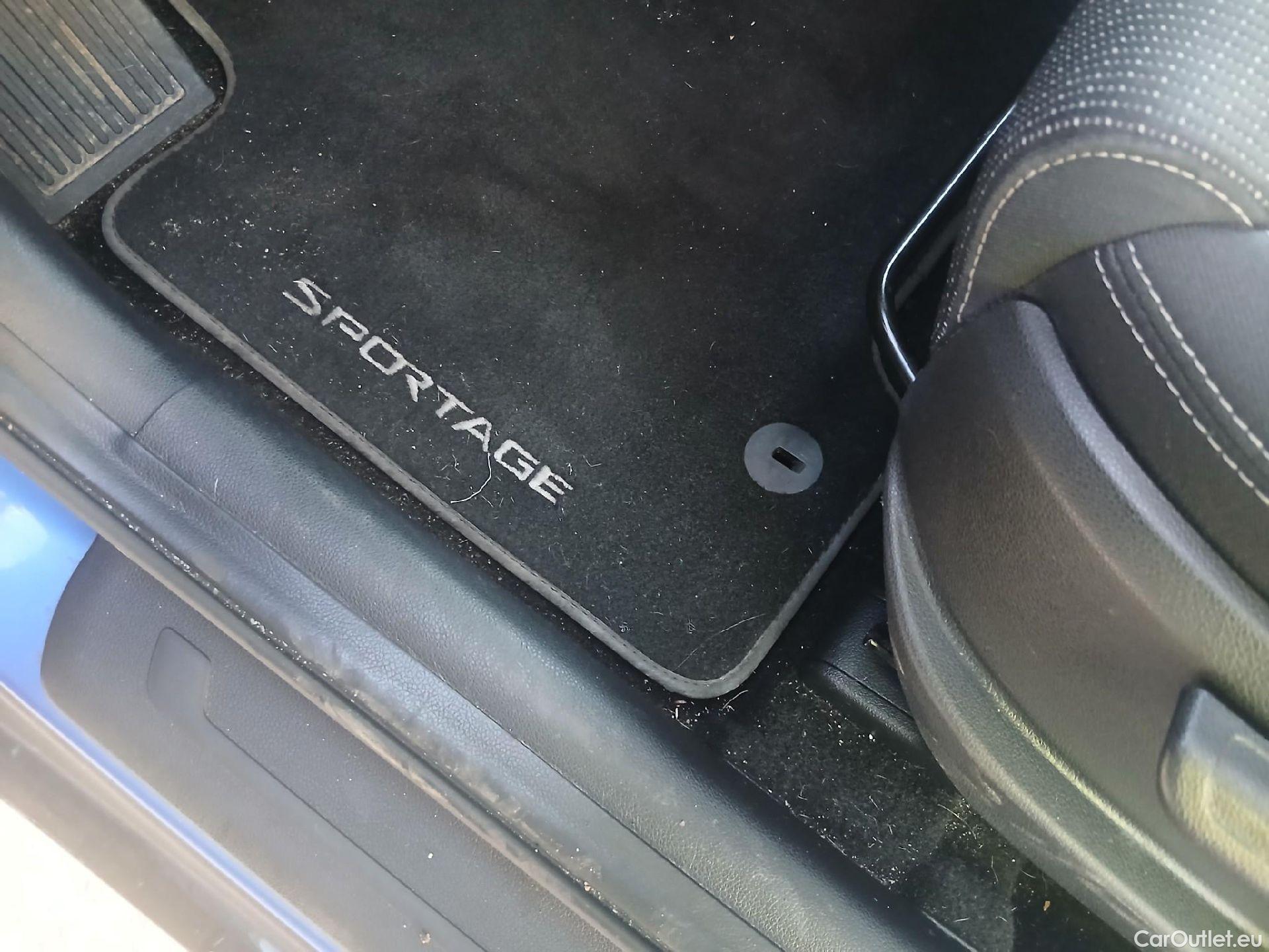  KIA  Sportage KIA  / 2018 / 5P / todoterreno 1.6 MHEV Black Edition 100kW (136CV) 4x2(SP) #2