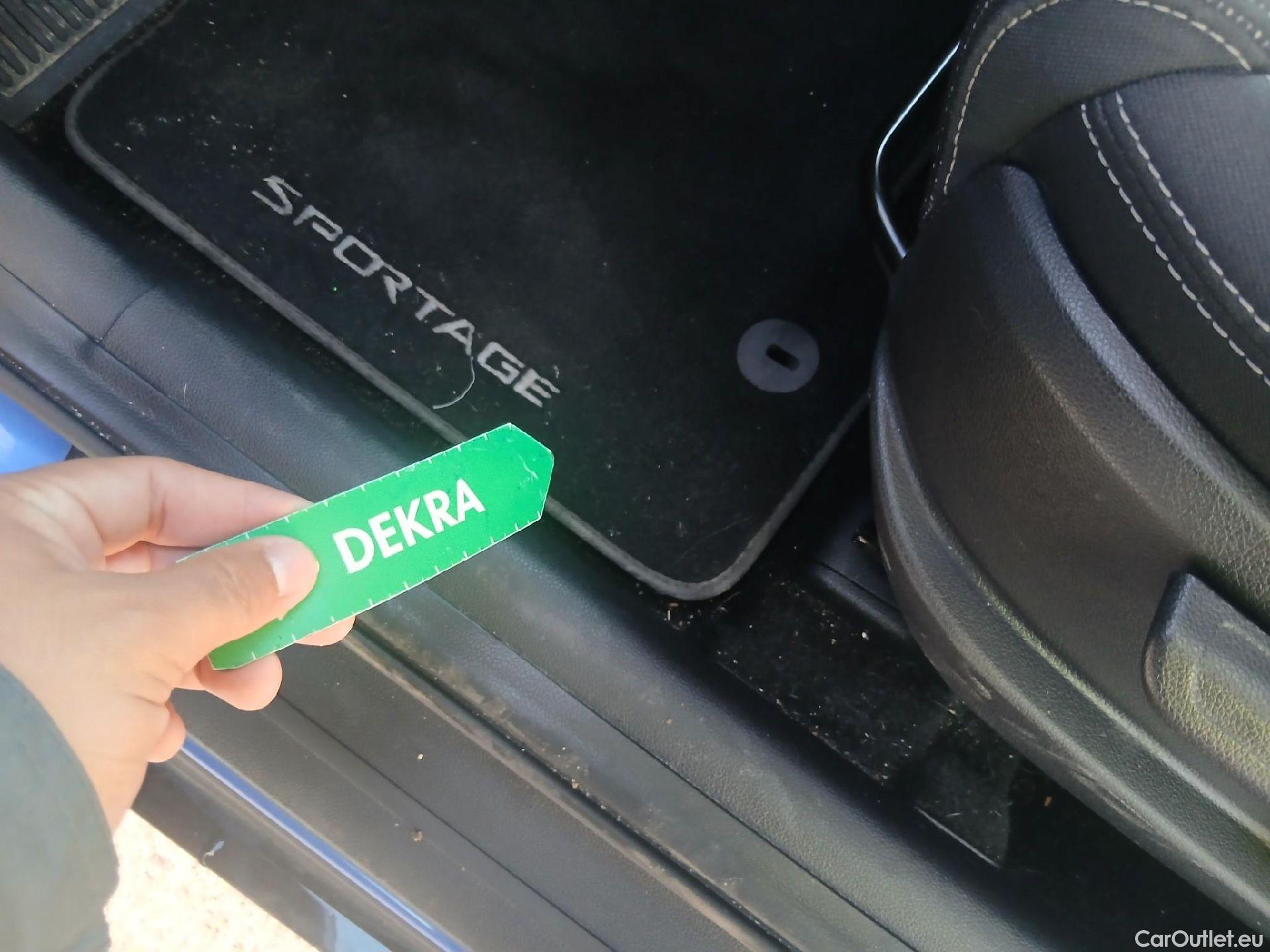  KIA  Sportage KIA  / 2018 / 5P / todoterreno 1.6 MHEV Black Edition 100kW (136CV) 4x2(SP) #3