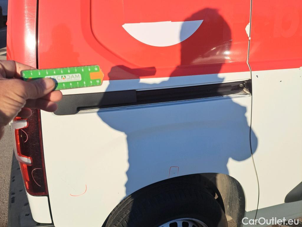  Peugeot  Partner PEUGEOT  / 2018 / 3P / furgón derivado de turismo Pro Standard 600kg BlueHDi 55kW #38