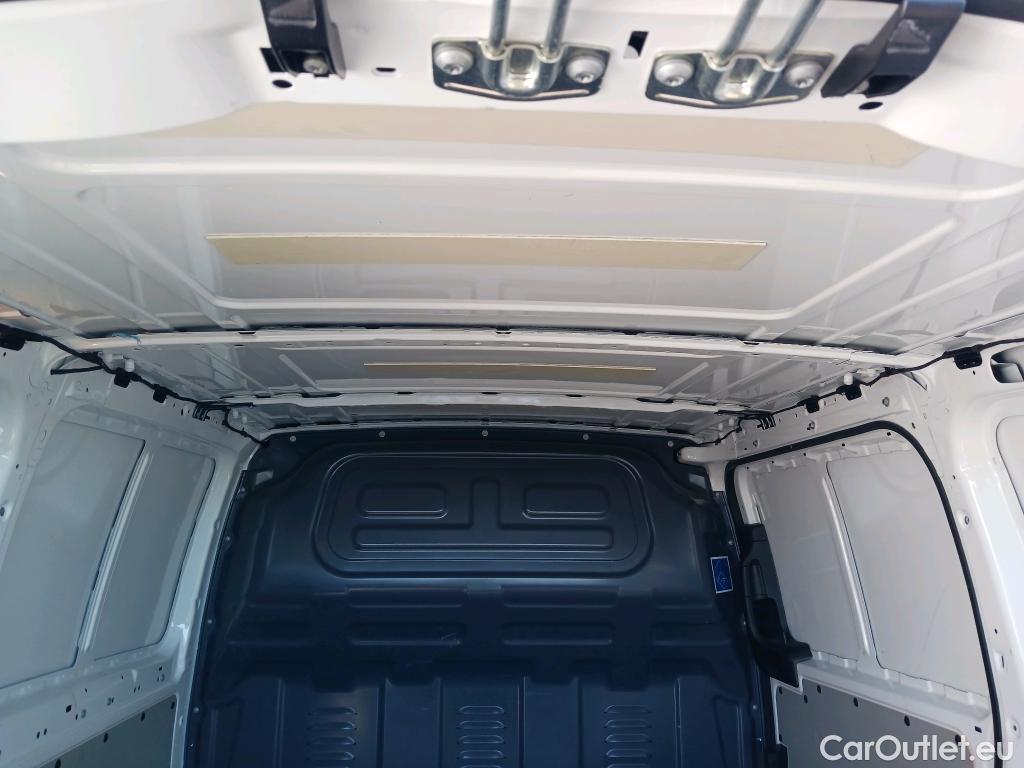  Mercedes  Vito MERCEDES-BENZ  / 2014 / 4P / furgón 114CDI AT 100kW furgón Pro compacta #32