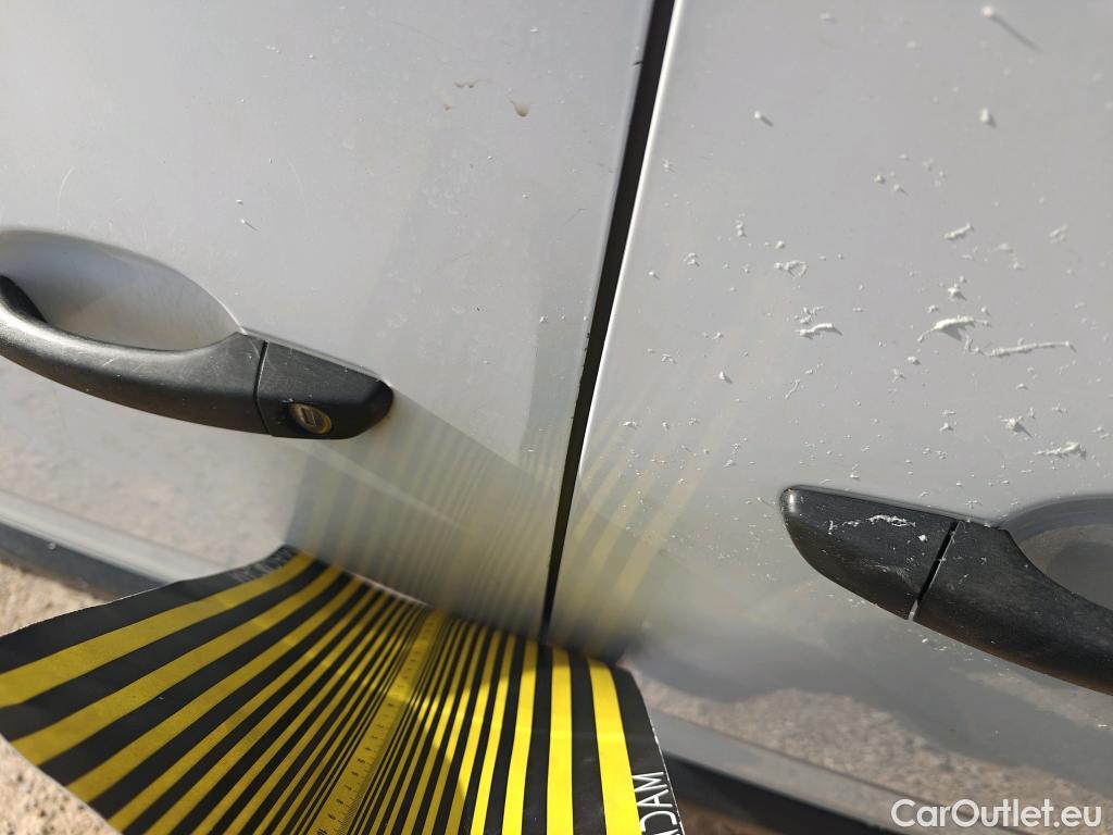  Citroen  Berlingo CITROEN  / 2018 / 4P / monovolumen compacto Talla M BlueHDi 100 S&S LIVE #49