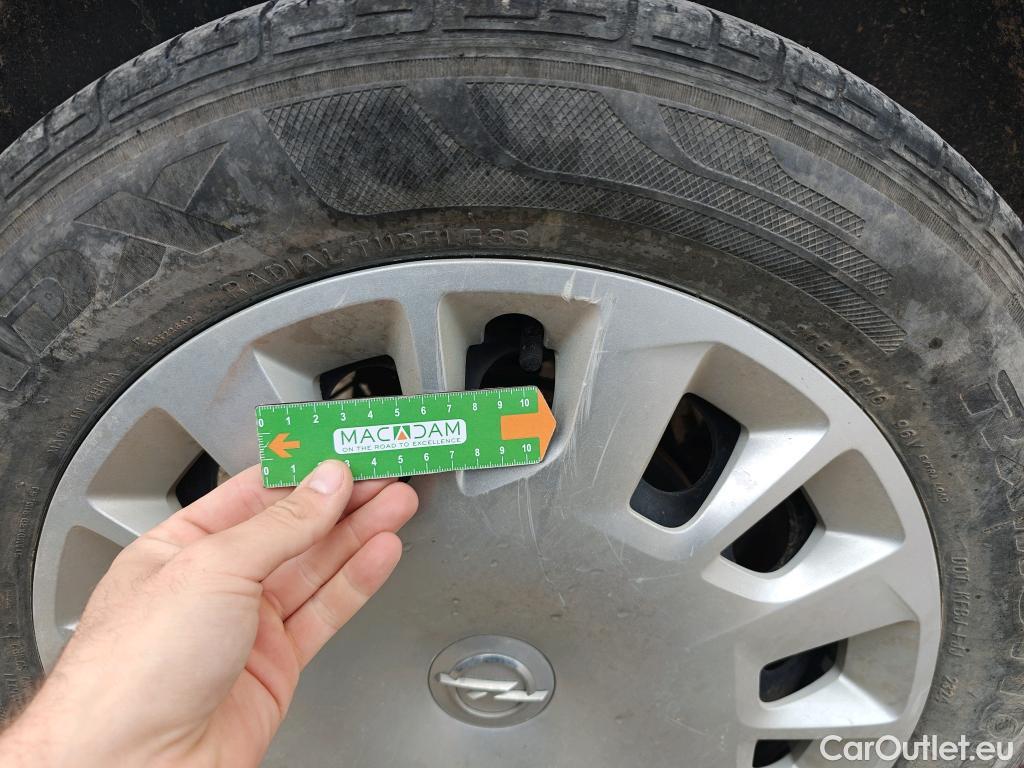  Opel  Combo OPEL  Life / 2018 / 5P / combi 1.5 TD 75kW (100CV) S/S Edition L (IND) #72