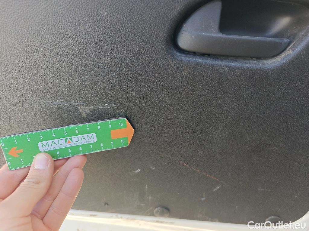  Citroen  Berlingo CITROEN  / 2018 / 4P / monovolumen compacto Talla M BlueHDi 100 S&S LIVE #100