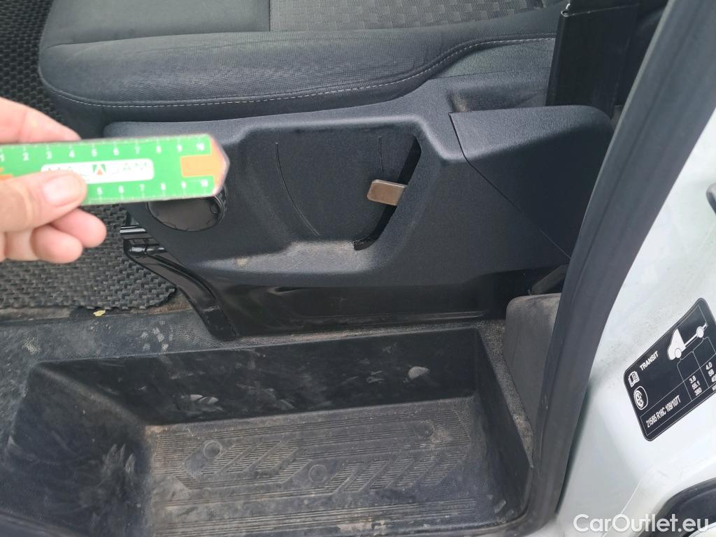  Ford  Transit FORD  Custom / 2012 / 4P / combi Kombi 2.0 TDCI 125kW 320 L1 Trend #51