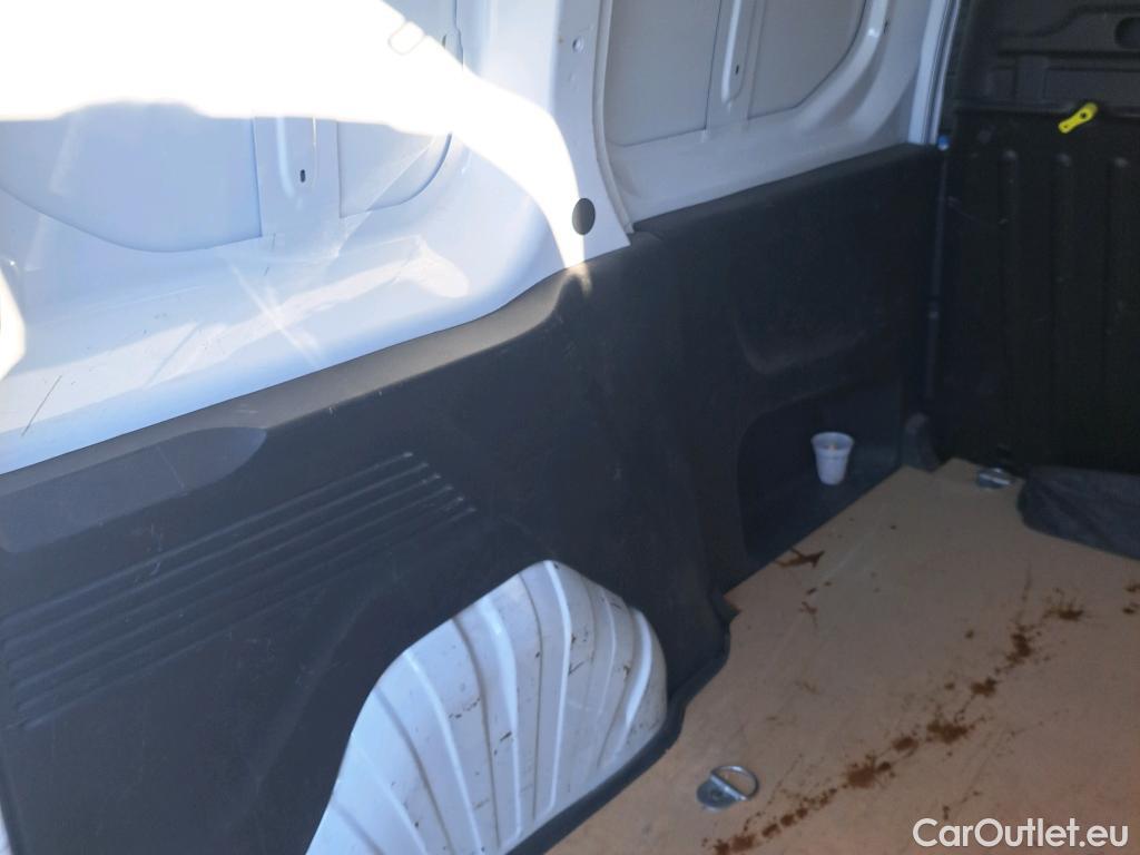  Peugeot  Partner PEUGEOT  / 2018 / 3P / furgón derivado de turismo Pro Standard 600kg BlueHDi 55kW #42