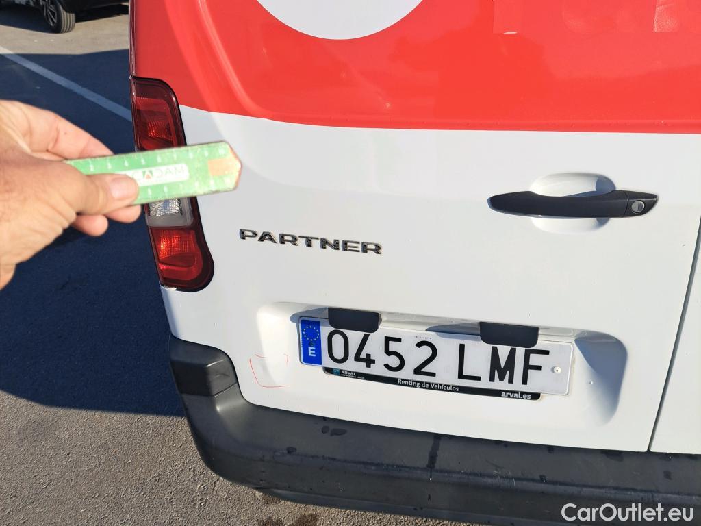  Peugeot  Partner PEUGEOT  / 2018 / 3P / furgón derivado de turismo Pro Standard 600kg BlueHDi 55kW #27