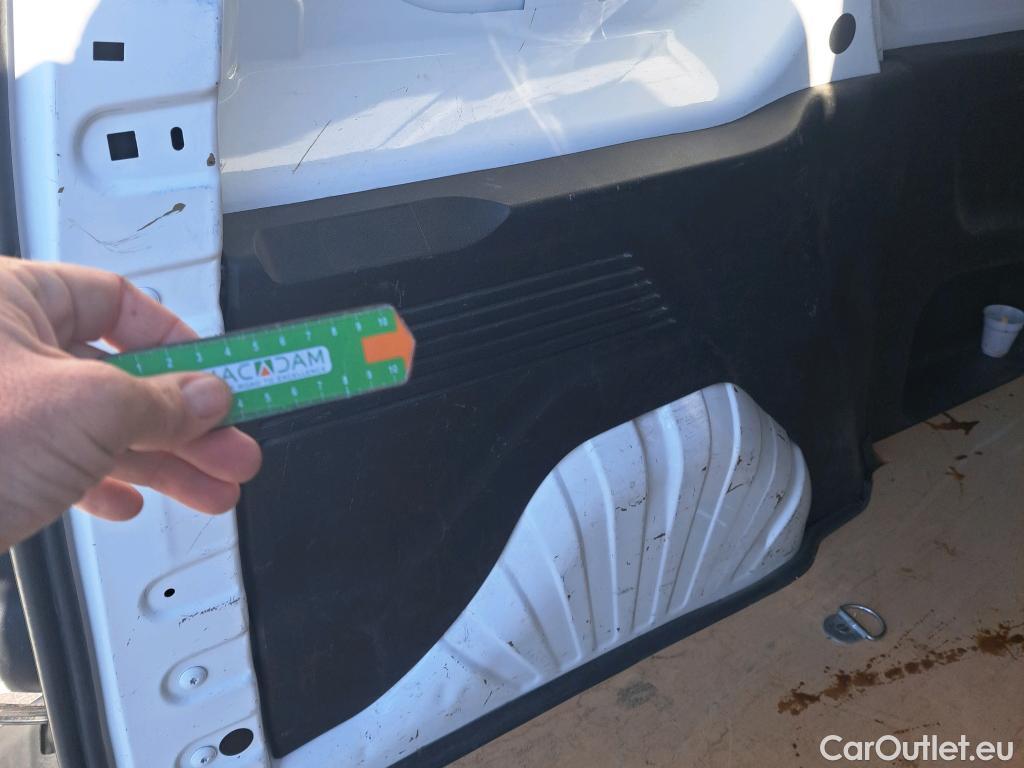  Peugeot  Partner PEUGEOT  / 2018 / 3P / furgón derivado de turismo Pro Standard 600kg BlueHDi 55kW #23