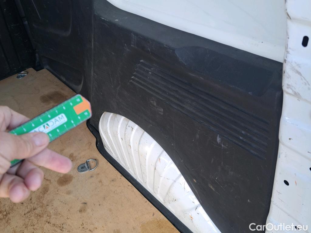  Peugeot  Partner PEUGEOT  / 2018 / 3P / furgón derivado de turismo Pro Standard 600kg BlueHDi 55kW #19