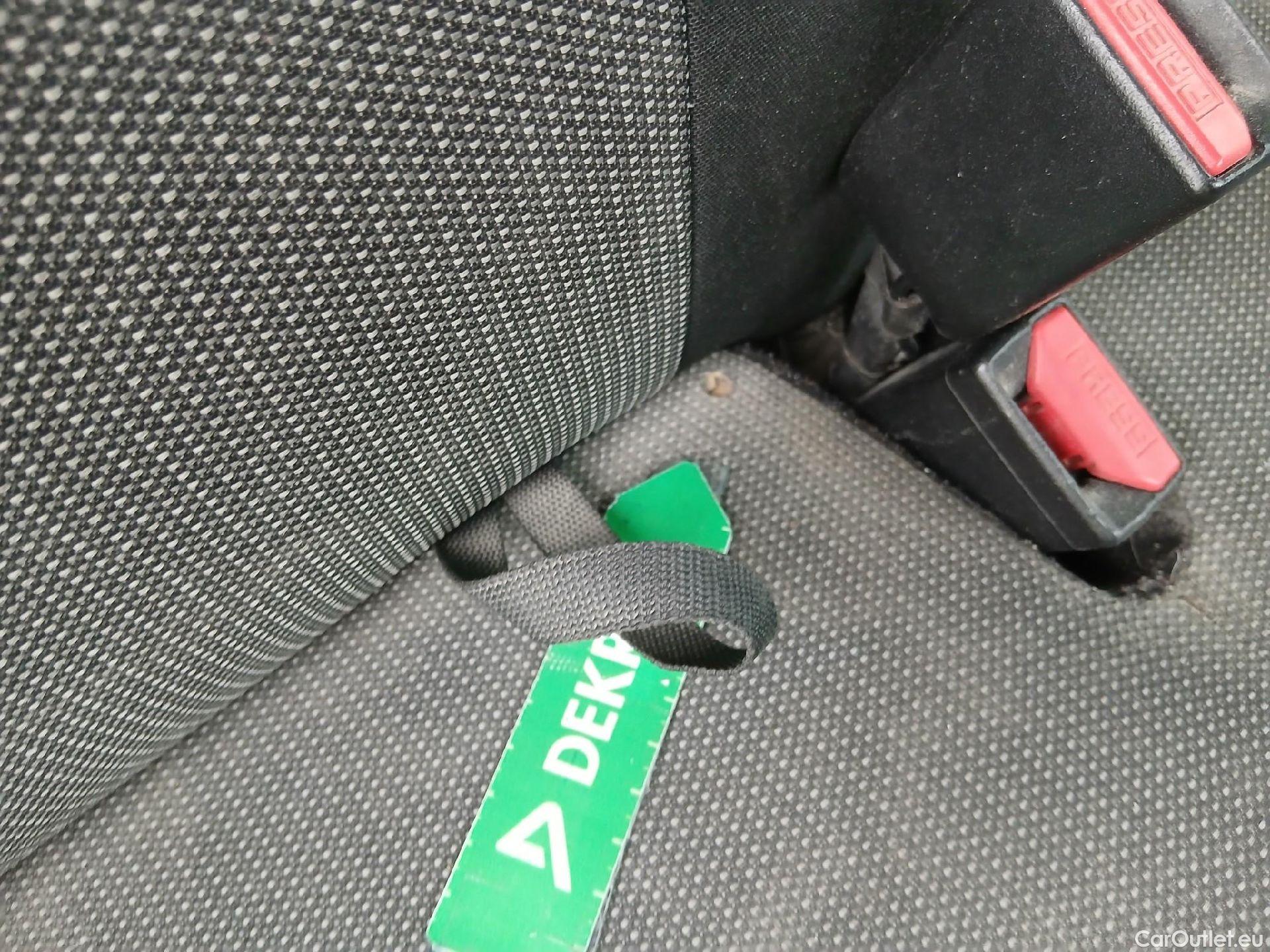  Opel  Vivaro OPEL  / 2019 / 4P / furgón 1.5 Diésel 74kW (100CV) M Std Express (AC) #59