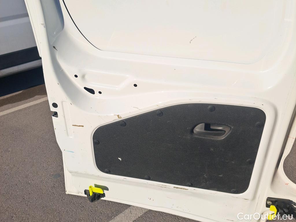  Peugeot  Partner PEUGEOT  / 2018 / 3P / furgón derivado de turismo Pro Standard 600kg BlueHDi 55kW #43