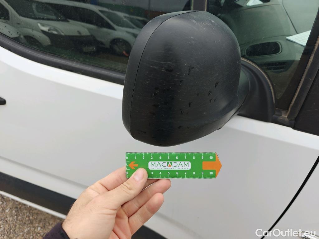  Opel  Combo OPEL  Life / 2018 / 5P / combi 1.5 TD 75kW (100CV) S/S Edition L (IND) #89