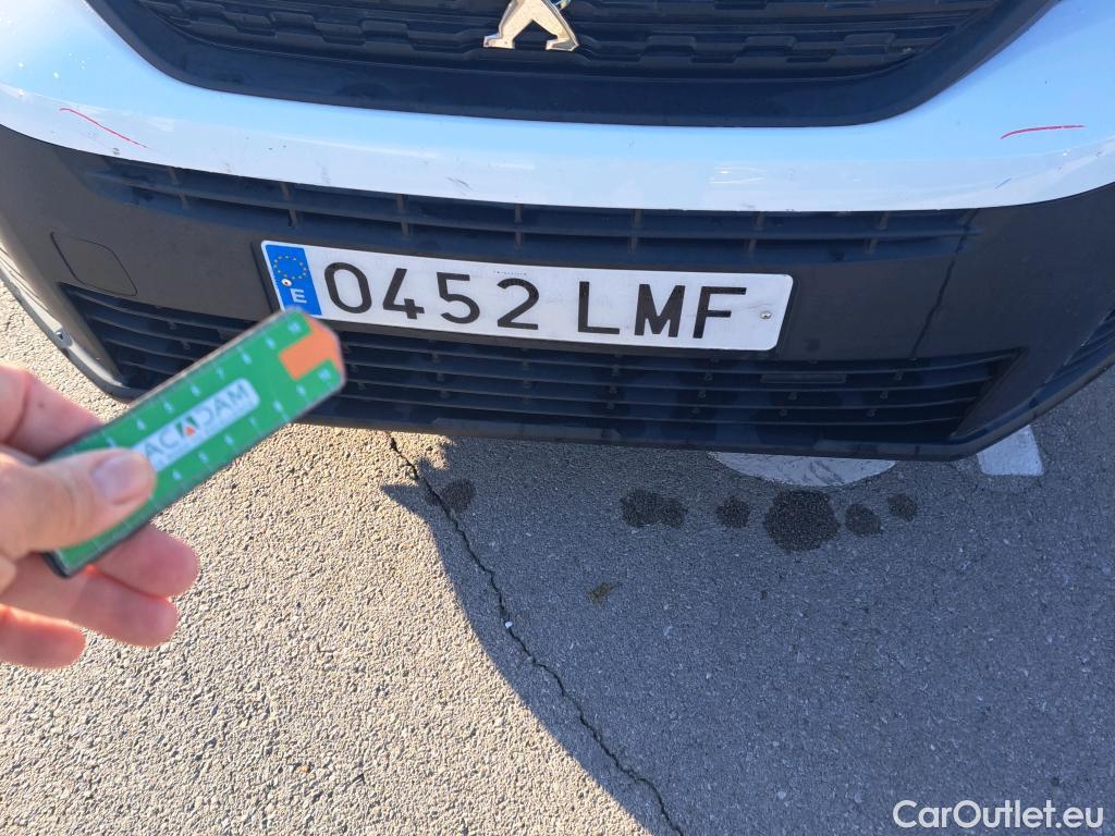  Peugeot  Partner PEUGEOT  / 2018 / 3P / furgón derivado de turismo Pro Standard 600kg BlueHDi 55kW #29