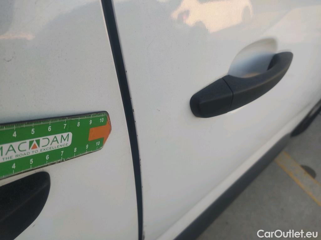  Peugeot  Partner PEUGEOT  / 2018 / 4P / furgón derivado de turismo Premium Standard 600kg BlueHDi 73kW #15