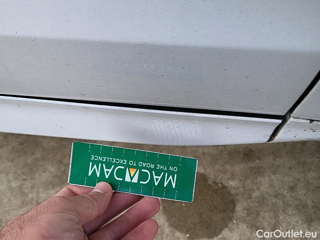  Volvo  XC60 VOLVO  / 2017 / 5P / todoterreno 2.0 B4 D AWD Momentum Pro Auto #6