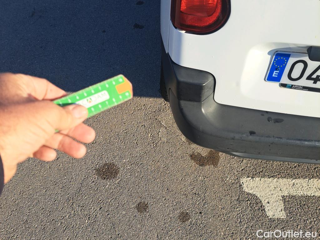  Peugeot  Partner PEUGEOT  / 2018 / 3P / furgón derivado de turismo Pro Standard 600kg BlueHDi 55kW #47