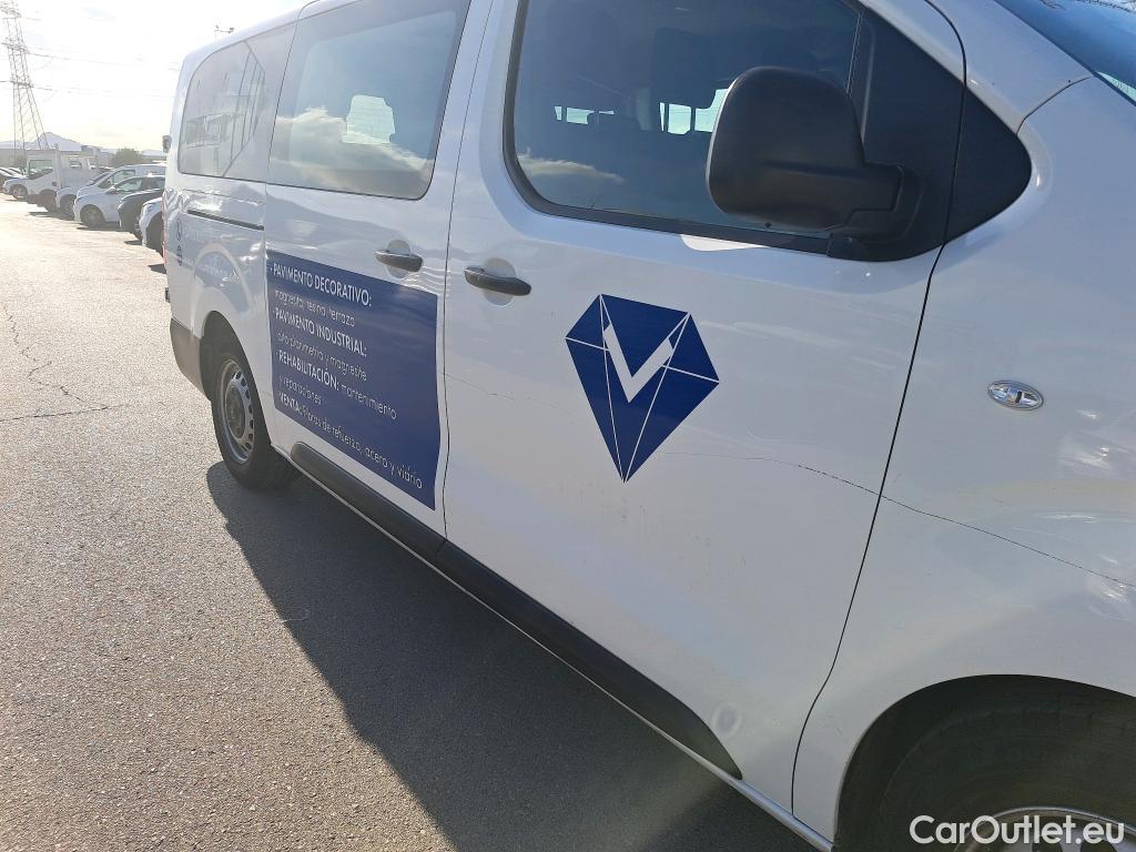  Citroen  Jumpy CITROEN  / 2016 / 4P / combi Combi Talla XL BlueHDi 120 S&S Confort #32