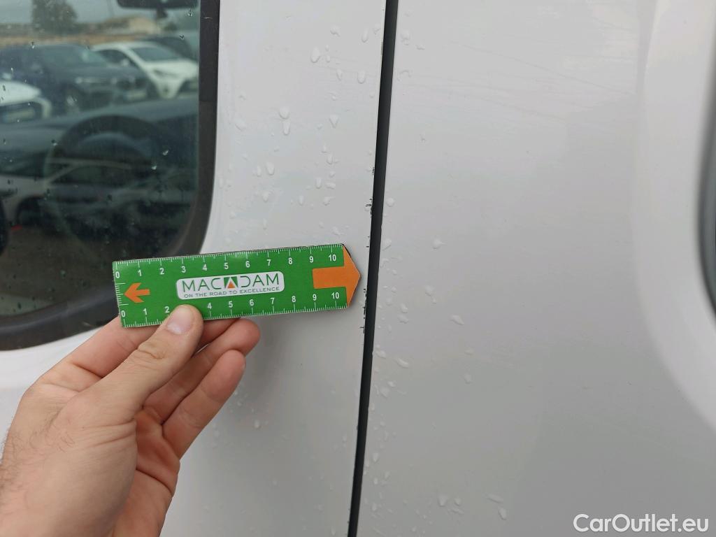  Opel  Combo OPEL  Life / 2018 / 5P / combi 1.5 TD 75kW (100CV) S/S Edition L (IND) #53