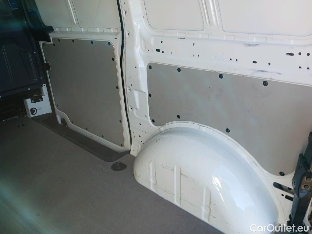  Mercedes  Vito MERCEDES-BENZ  / 2014 / 4P / furgón 114CDI AT 100kW furgón Pro compacta #30