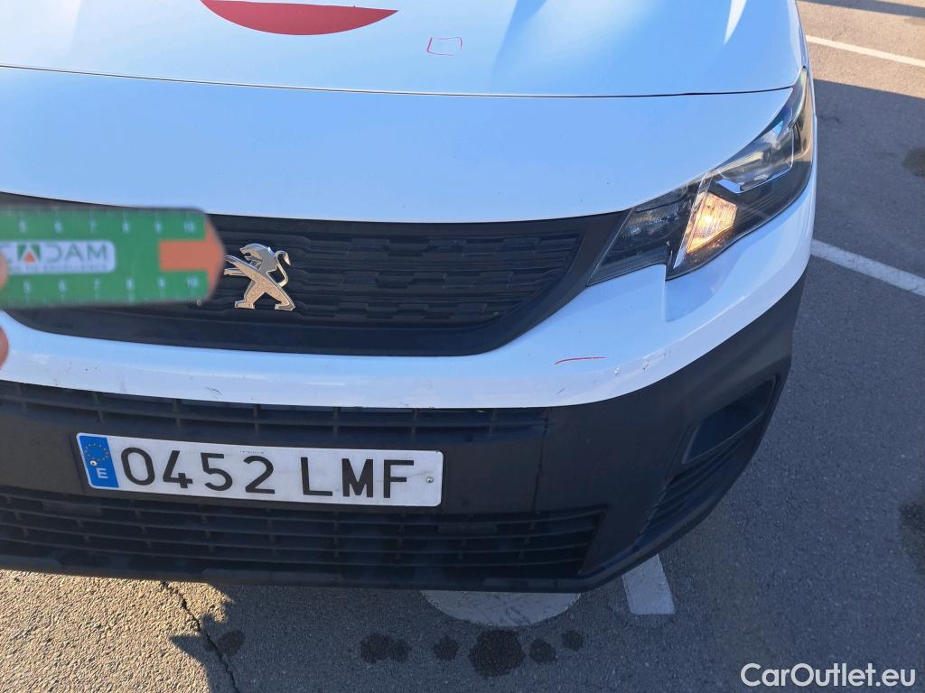  Peugeot  Partner PEUGEOT  / 2018 / 3P / furgón derivado de turismo Pro Standard 600kg BlueHDi 55kW #49