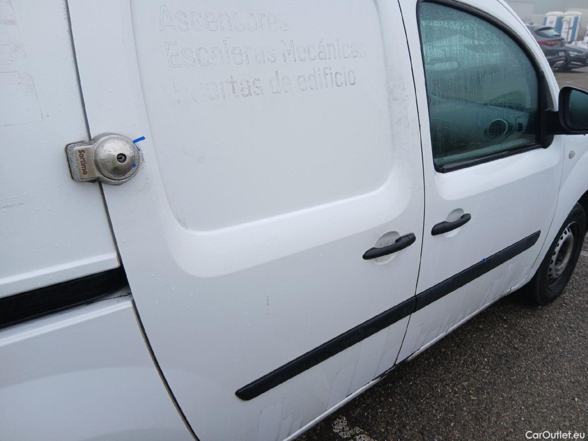  Renault  Kangoo RENAULT  Furgón/2013/3P/furgón derivado de turismo Profesional Blue dCi 70kW (95CV) #22