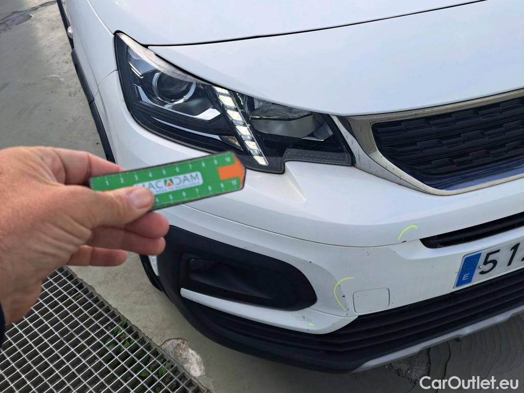  Peugeot  RIFTER PEUGEOT  / 2018 / 5P / monovolumen compacto Allure Standard BlueHDi 73kW #37