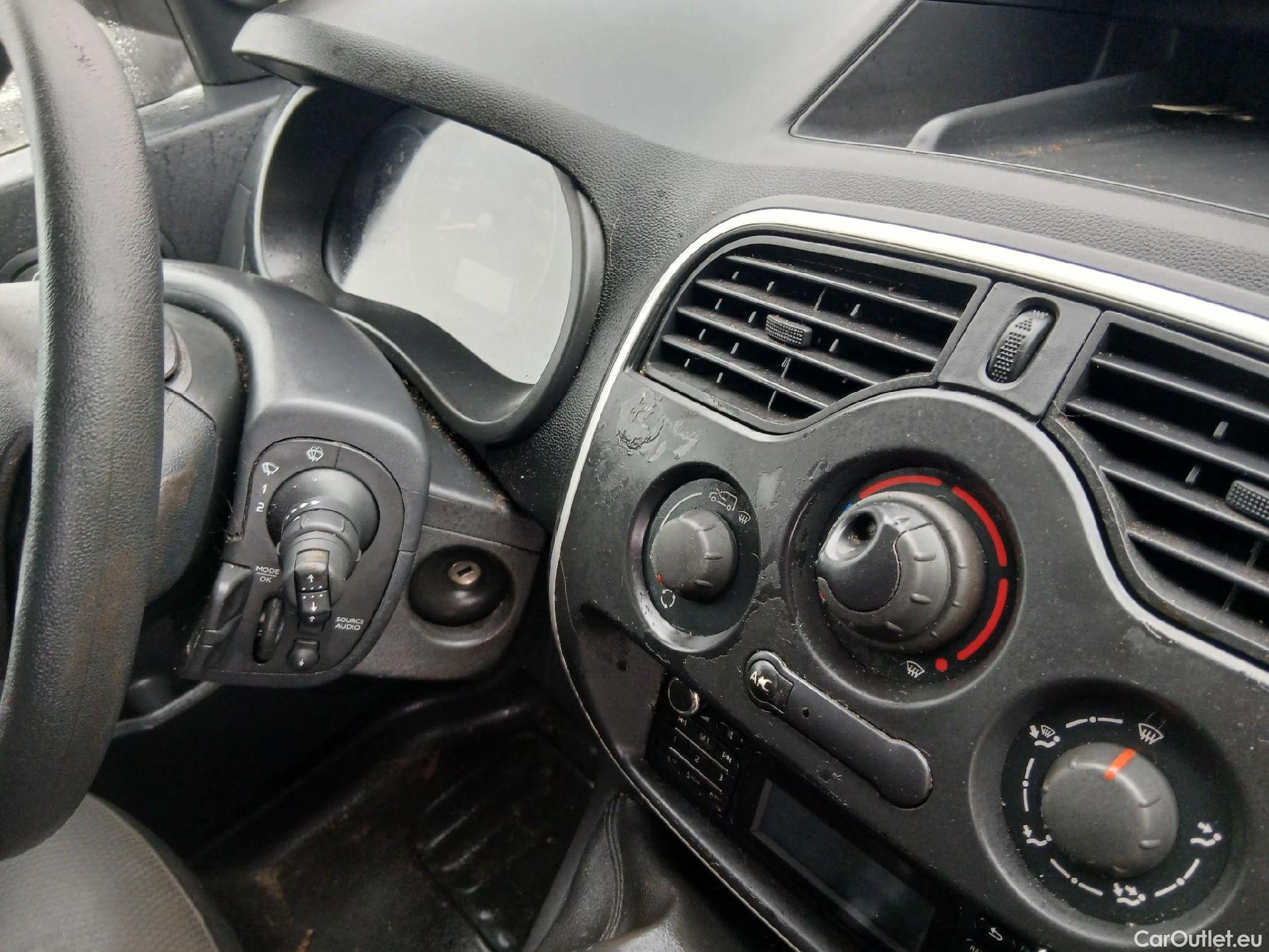  Renault  Kangoo RENAULT  Furgón/2013/3P/furgón derivado de turismo Profesional Blue dCi 70kW (95CV) #38