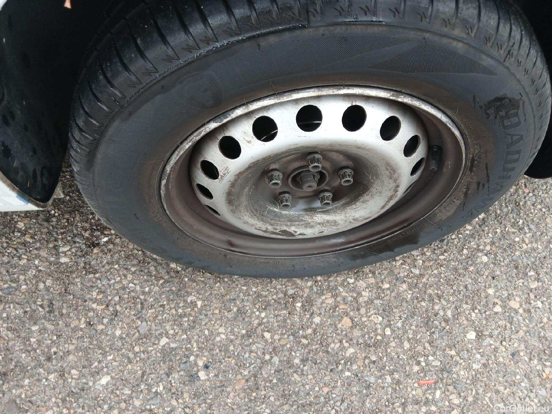  Renault  Kangoo RENAULT  Furgón/2013/3P/furgón derivado de turismo Profesional Blue dCi 70kW (95CV) #30