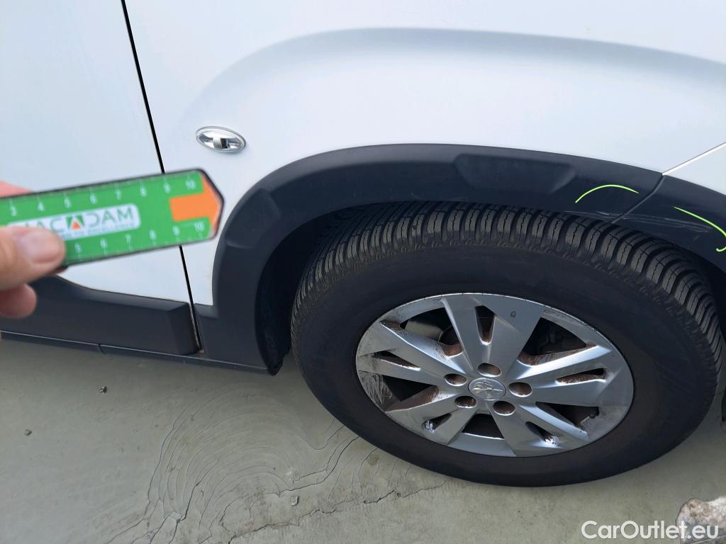  Peugeot  RIFTER PEUGEOT  / 2018 / 5P / monovolumen compacto Allure Standard BlueHDi 73kW #27