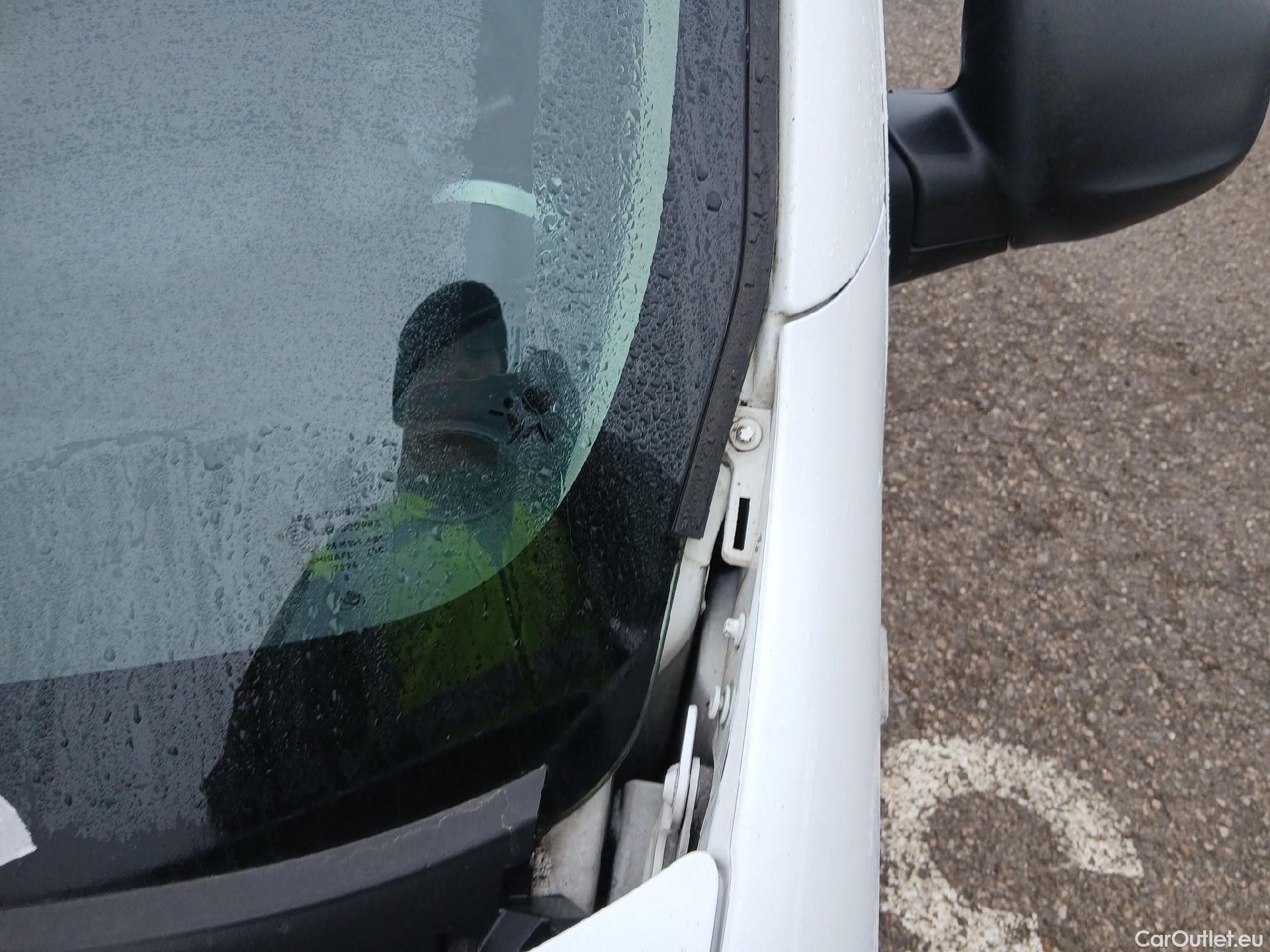  Renault  Kangoo RENAULT  Furgón/2013/3P/furgón derivado de turismo Profesional Blue dCi 70kW (95CV) #33