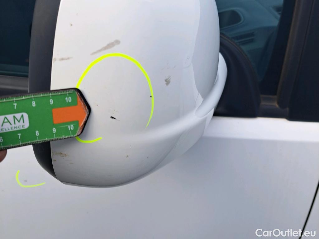  Peugeot  RIFTER PEUGEOT  / 2018 / 5P / monovolumen compacto Allure Standard BlueHDi 73kW #42