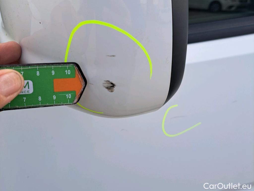  Peugeot  RIFTER PEUGEOT  / 2018 / 5P / monovolumen compacto Allure Standard BlueHDi 73kW #40