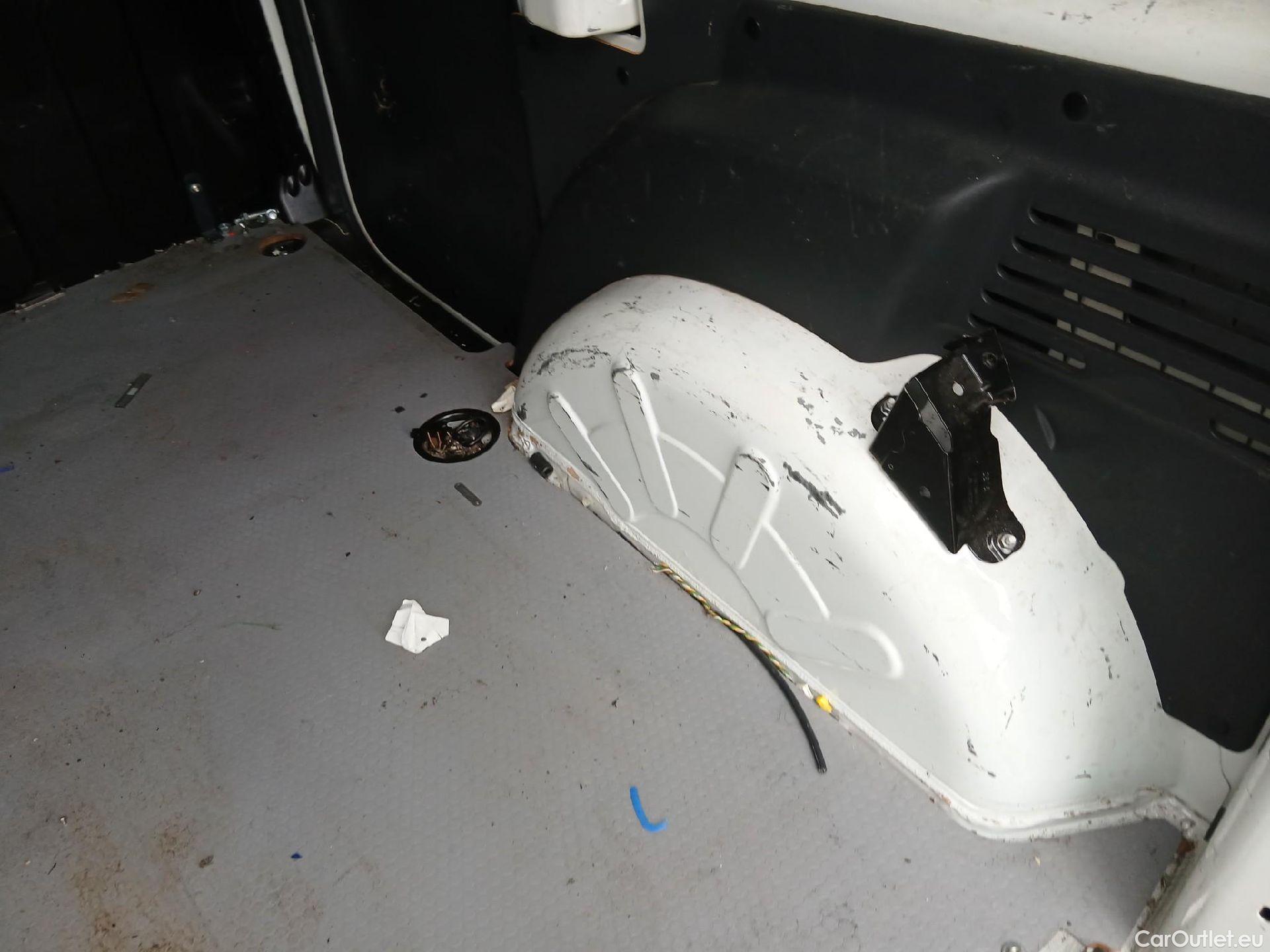  Renault  Kangoo RENAULT  Furgón/2013/3P/furgón derivado de turismo Profesional Blue dCi 70kW (95CV) #40