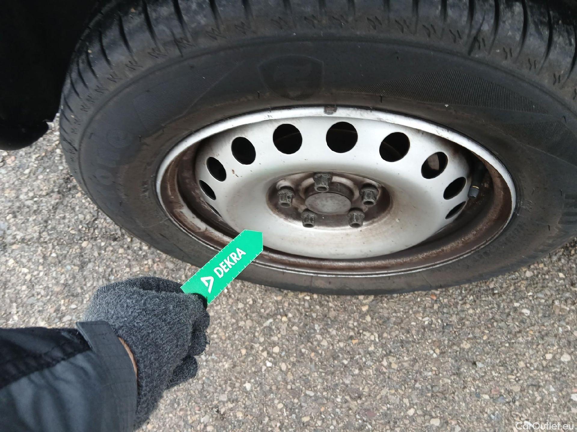  Renault  Kangoo RENAULT  Furgón/2013/3P/furgón derivado de turismo Profesional Blue dCi 70kW (95CV) #28