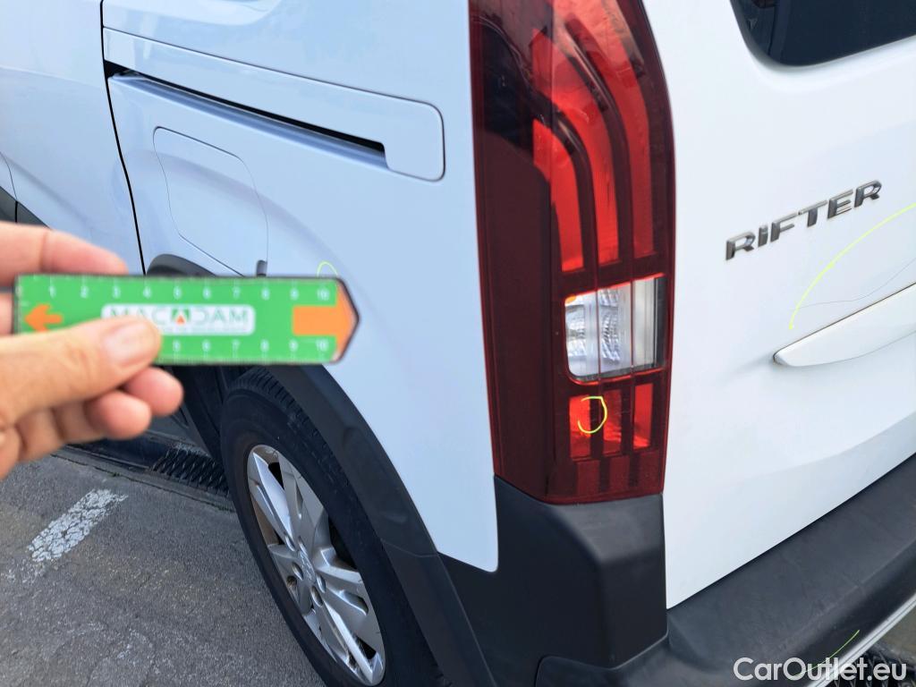  Peugeot  RIFTER PEUGEOT  / 2018 / 5P / monovolumen compacto Allure Standard BlueHDi 73kW #33